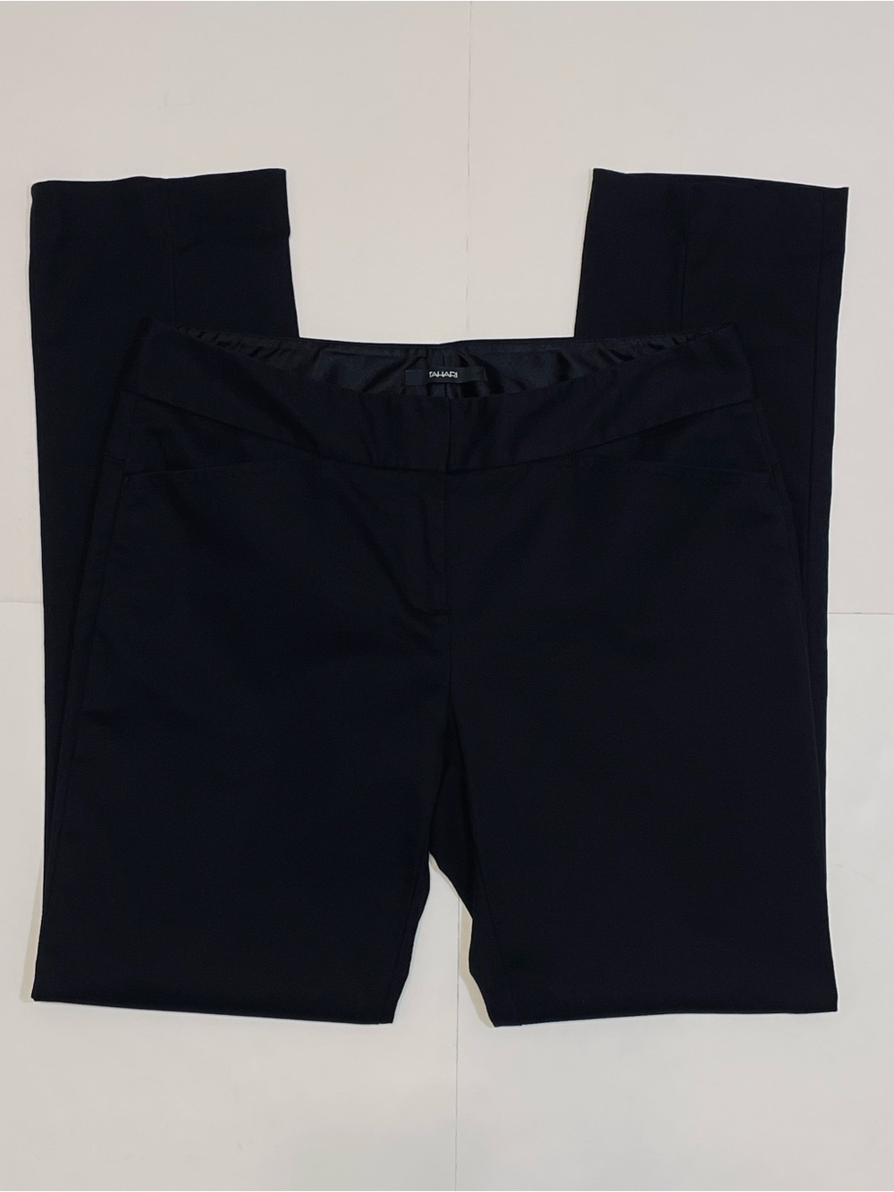 Tahari Black Straight Leg Women’s Dress Pants Size 8